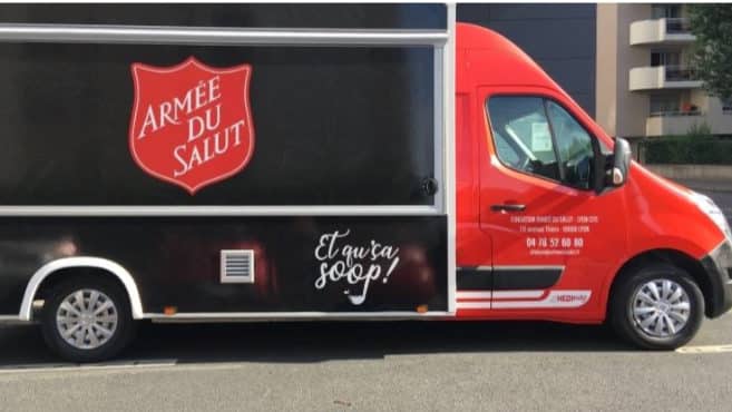 A Lyon, un food-truck pour les sans-abris