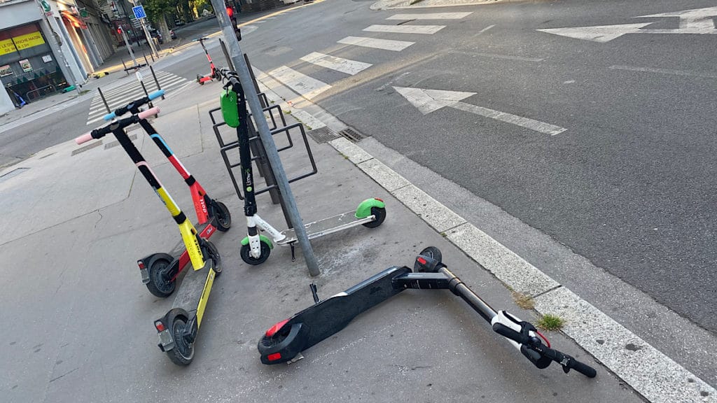 Deux opérateurs retenus pour l'exploitation à Lyon de 4000 trottinettes