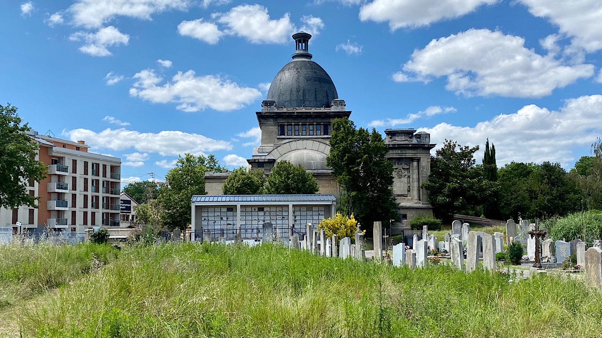 crématorium Guillotière entouré de nature