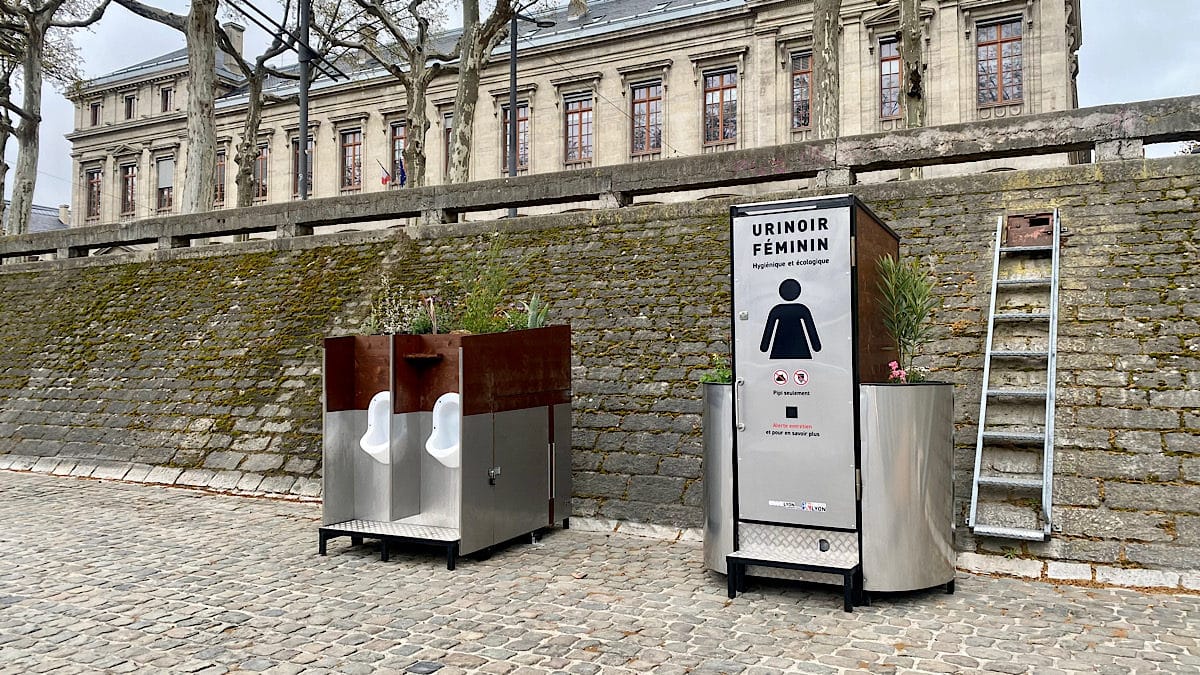 Lyon sanitaires sur les berges