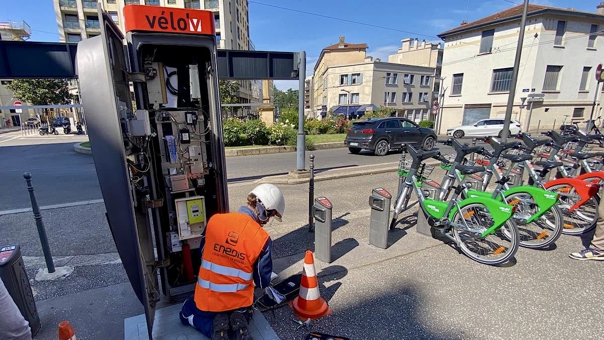 A Lyon les bornes Velo V passent a la puissance superieure Lyon Demain