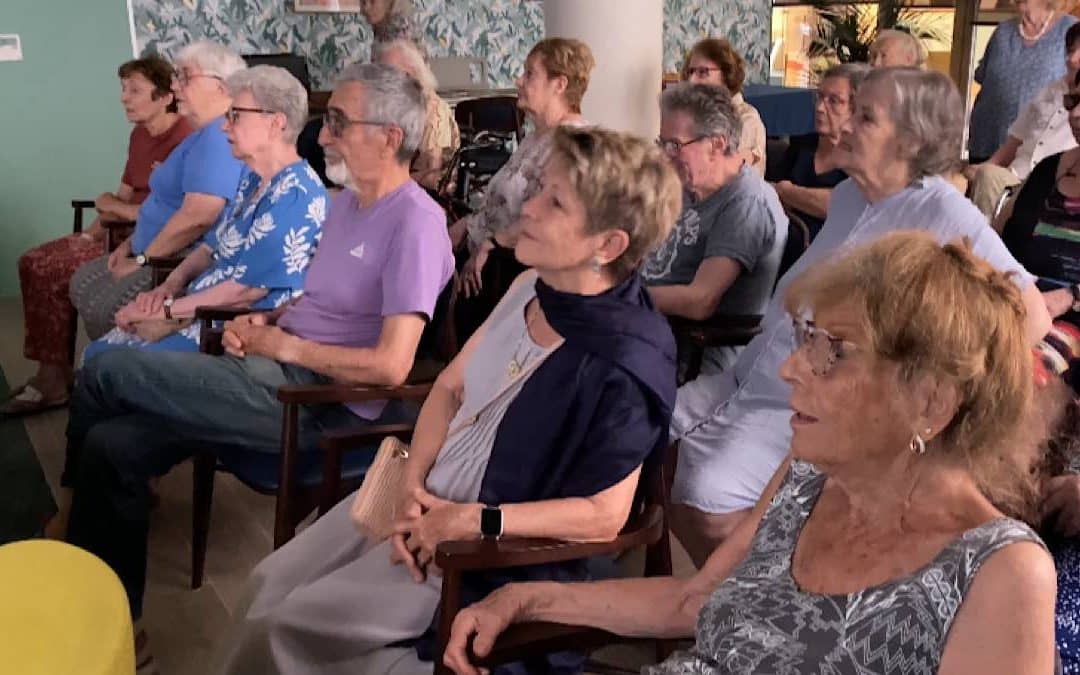 Karaoké, aquagym, gym douce… l’été des seniors chez Domitys