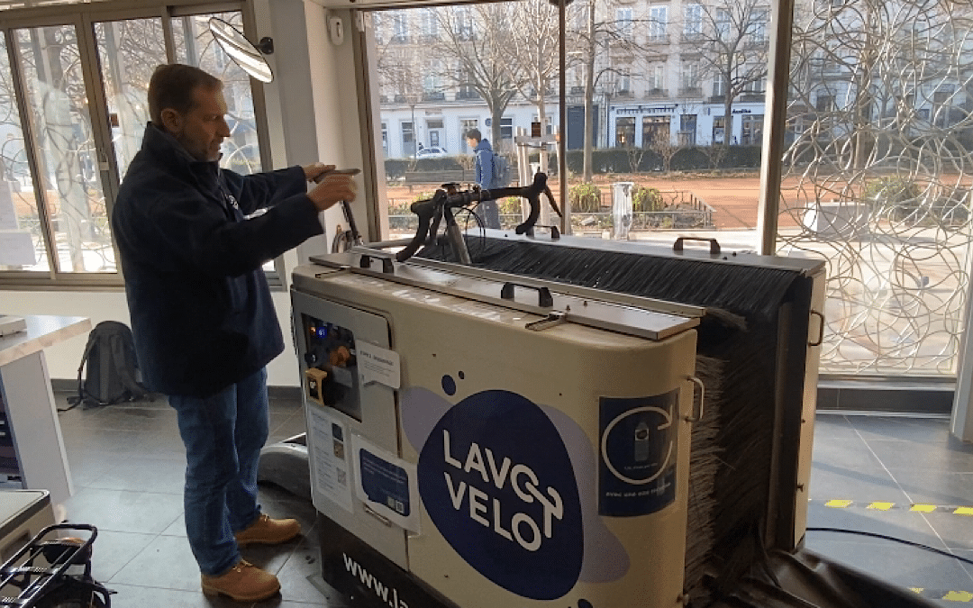 Une station-service pour vélos à Lyon…